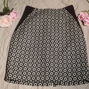 Worthington black and white pencil skirt